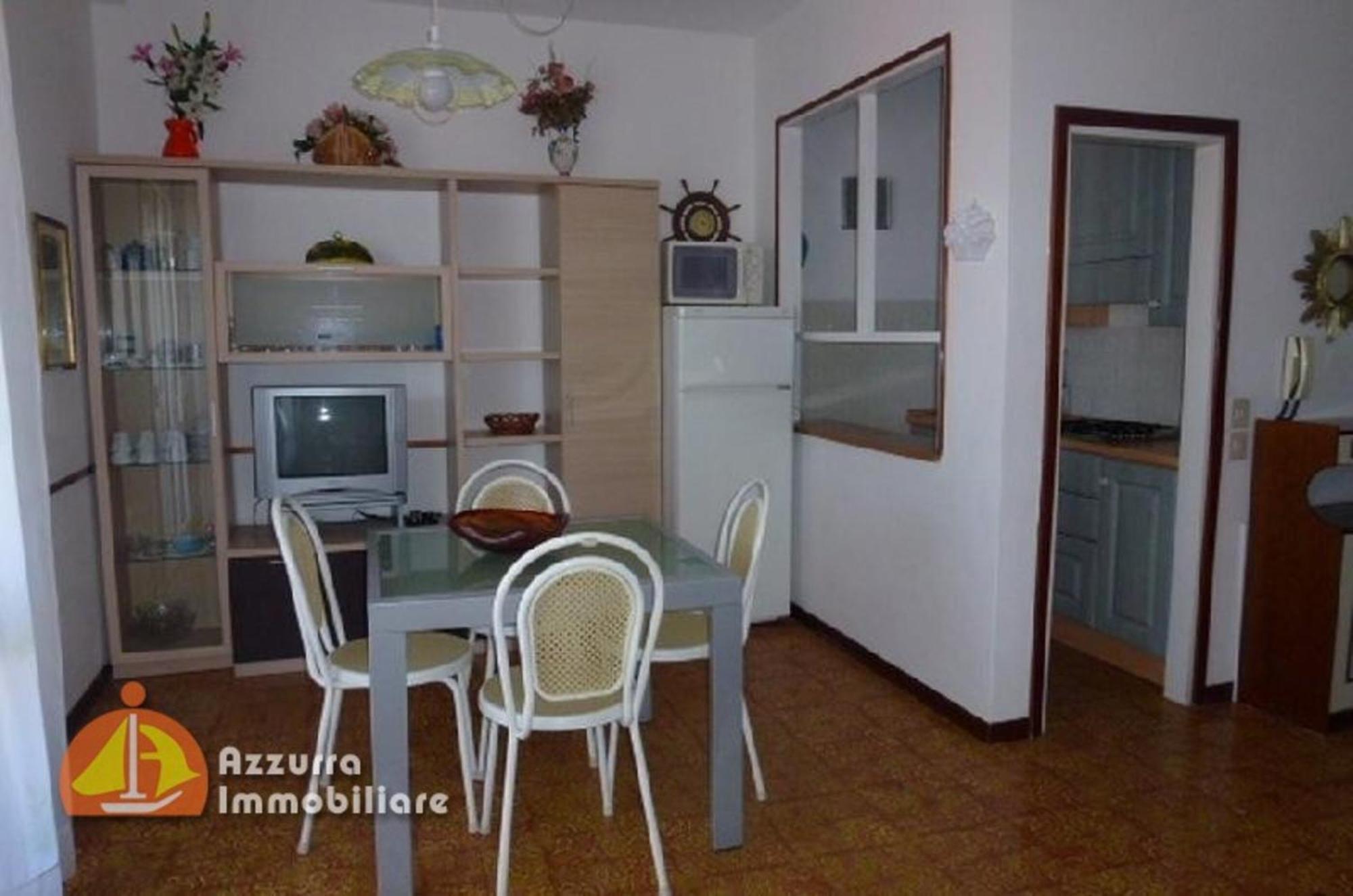 Carducci 405 *